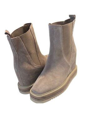 Vince Camuto Omassa Taupe Suede Pull On Boots Size 8.5